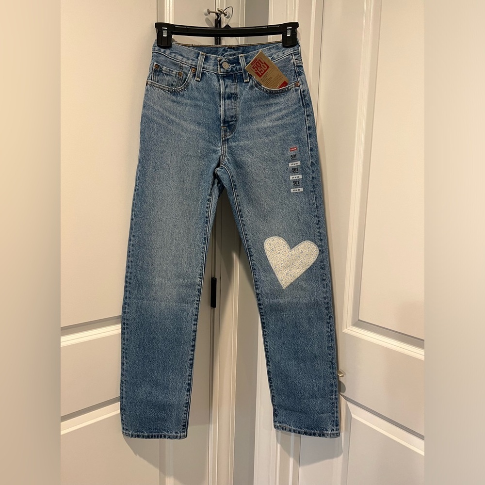 LEVI'S WOMEN'S 501® MEDIUM WASH FIELD NOTES STRAIGHT JEANS. Size 25 NWT - Picture 7 of 13